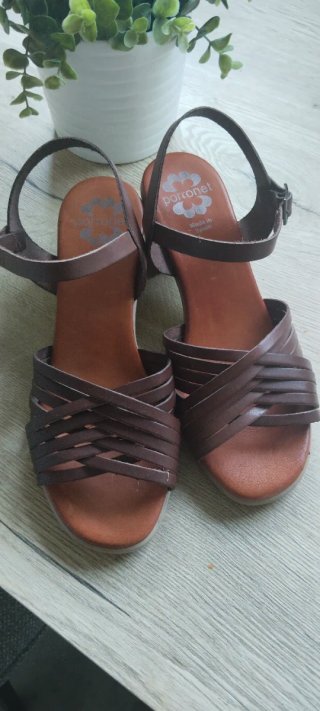Sandalias de piel con tacón cómodo,marrones