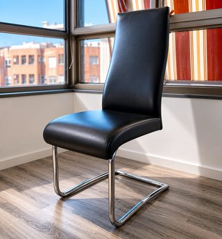 Silla de diseño, color negro