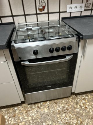 Cocina de gas Beko Inox 4 fuegos + horno