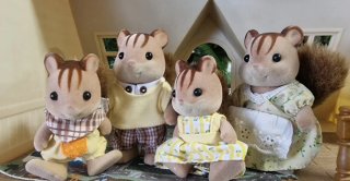 Familia Ardilla Sylvanian Families