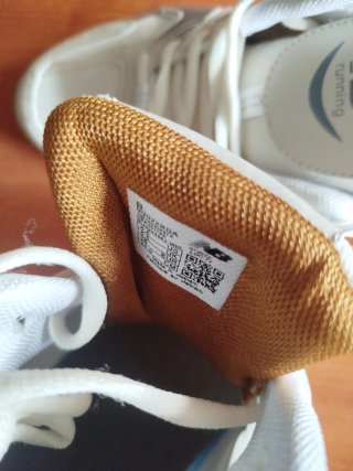New Balance 530 Blancas y Doradas