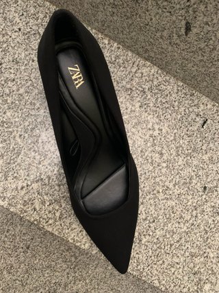 Zapatos negros de Zara con tacón charol negros