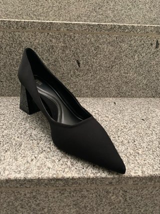 Zapatos negros de Zara con tacón charol negros