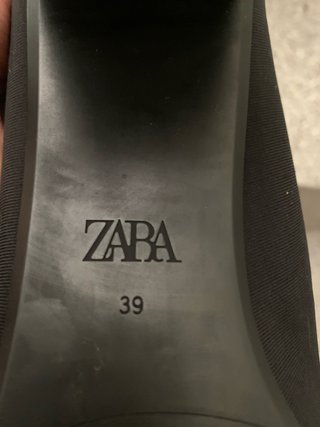 Zapatos negros de Zara con tacón charol negros