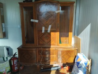 Mueble antiguo madera y cristal