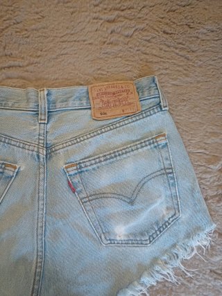 Shorts Levi's jeans strappati