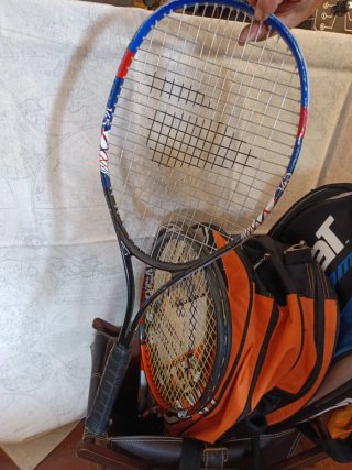 Raqueta de tenis.