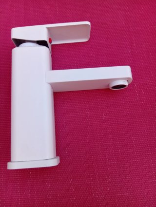 Grifo moderno blanco