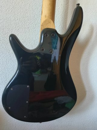 Bajo Ibanez GIO 2011