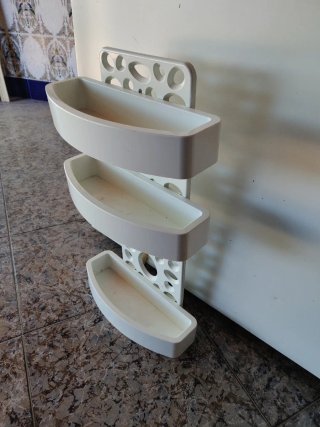 Baldas para ducha de plástico blanco