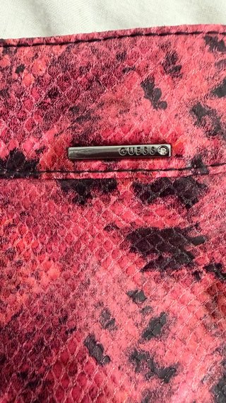 Falda Guess efecto piel serpiente