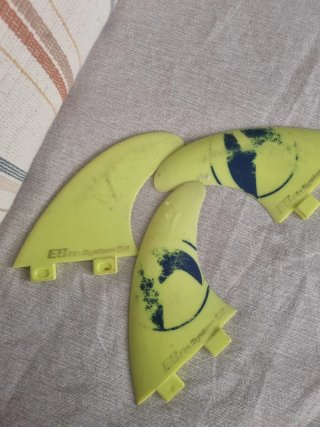 Quillas Surf FCS E8 Fin System A2