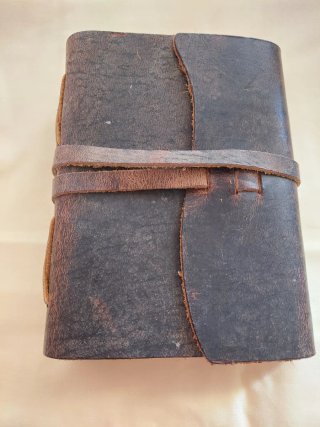 Cuaderno de Viaje Antiguo de Cuero