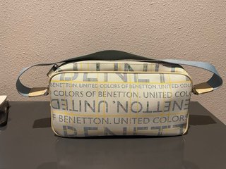 Bolso United Colors of Benetton logo
