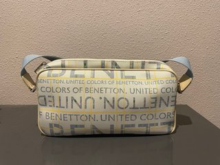 Bolso United Colors of Benetton logo