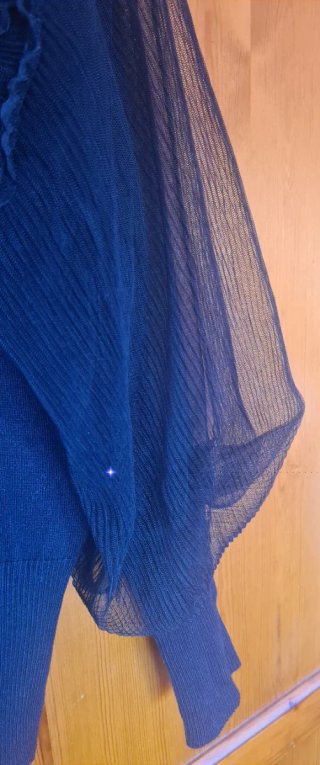 Jersey negro mangas abullonadas transparentes