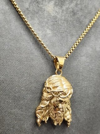 Colgante Cristo Acero Quirúrgico Bañado Oro