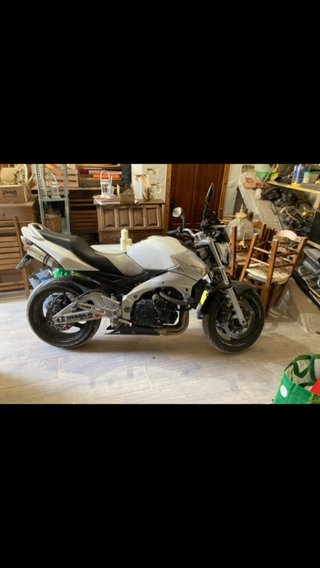 Suzuki GSR 600cc Naked Plata/Blanca