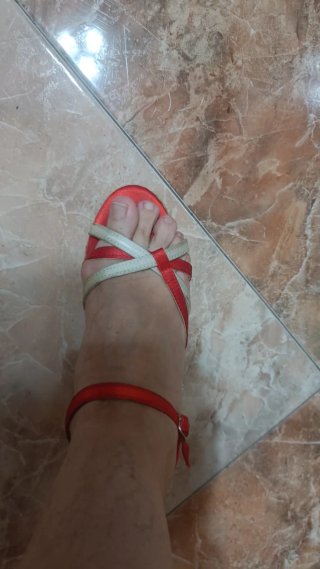 Sandalias cuña tiras rojas y blancas