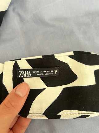 Top Zara blanco y negro estampado