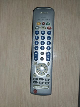 Mando a distancia Philips Universal