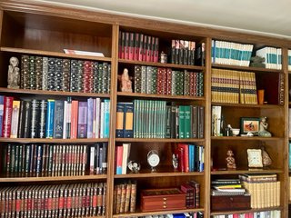 Biblioteca modular madera maciza nogal