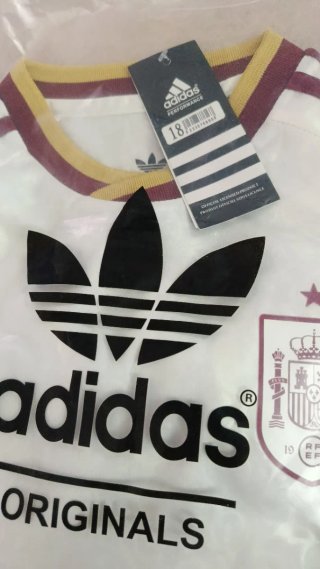Conjunto Camiseta y Pantalón Adidas Selección