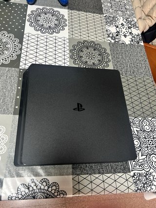 PS4 Negra 500GB, 2 Mandos y 6 Juegos