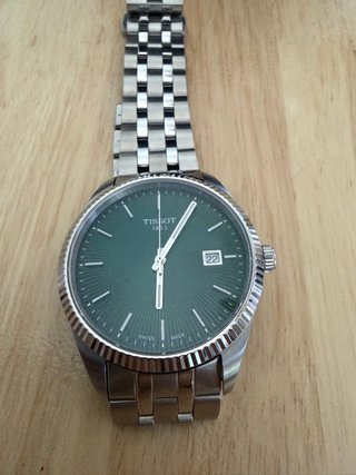 Reloj Tissot 40mm esfera verde, sin usar