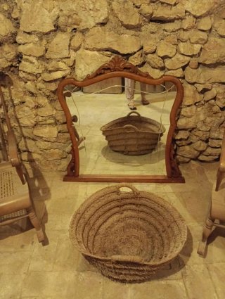Espejo antiguo madera. Med. 100x98cm