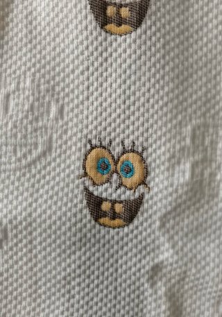 Colcha con bordado de Bob Esponja