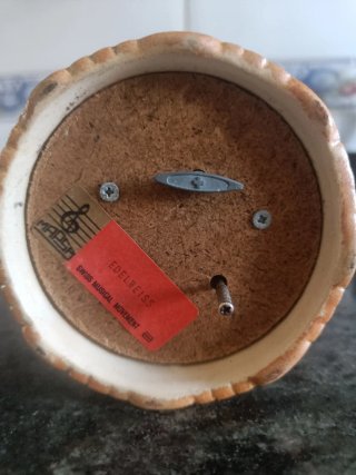 Brocca da birra tedesca con scatola musicale