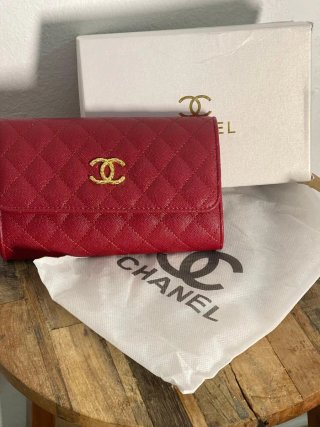 Borsa Chanel rossa con catena dorata