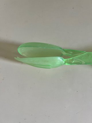 Pinza per insalata in plastica trasparente