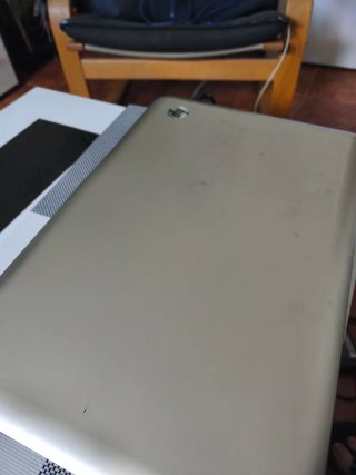 Ordenador HP Beige y Negro