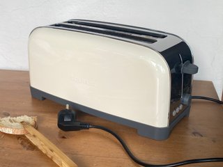 Tostadora Taurus Blanca Vintage