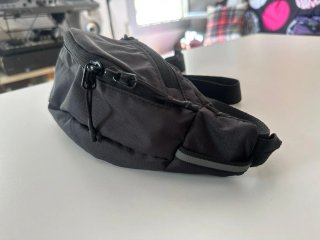 COMBO EMPRENDEDOR: Mochila y Riñonera Negra