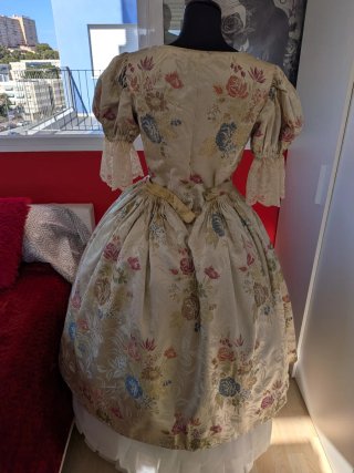 Traje Fallera Alicante Beige Multicolor