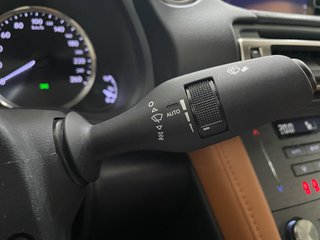 RC 2.5 300h Executive Navigation