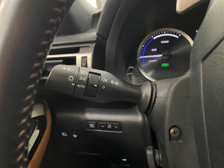 RC 2.5 300h Executive Navigation