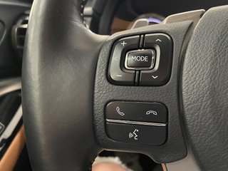 RC 2.5 300h Executive Navigation
