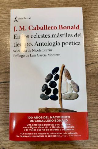 En los celestes mástiles del tiempo.