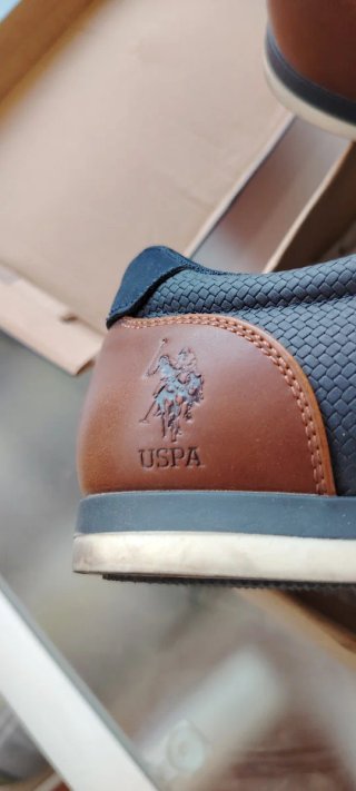 Zapatos casuales azules y grises