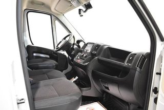 Peugeot e-Boxer FURGÓN 100 % ELÉCTRICA L2H2 37 KWH 122 CV