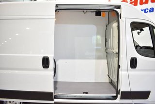 Peugeot e-Boxer FURGÓN 100 % ELÉCTRICA L2H2 37 KWH 122 CV