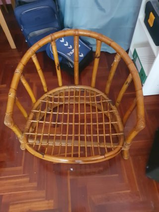 2 Sillones de mimbre y tela