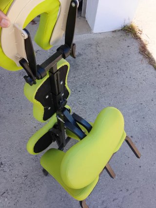 Silla de masajes verde claro muy poco uso,