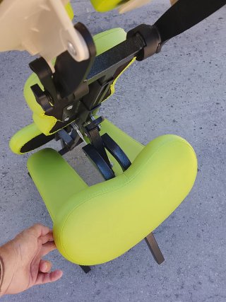 Silla de masajes verde claro muy poco uso,