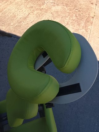 Silla de masajes verde claro muy poco uso,