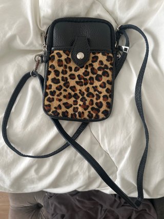 Bolso Leopardo Negro cuero (sin marca)